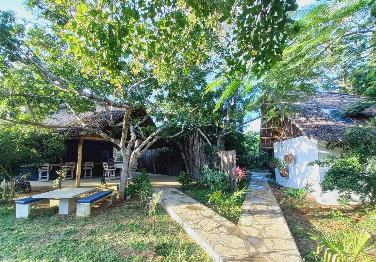 Watamu Beach Cottages B&B Zewnętrze zdjęcie